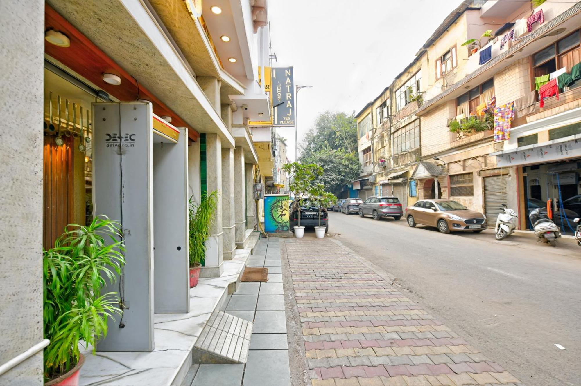 The Natraj Yes Please New Delhi Hotel Exterior photo